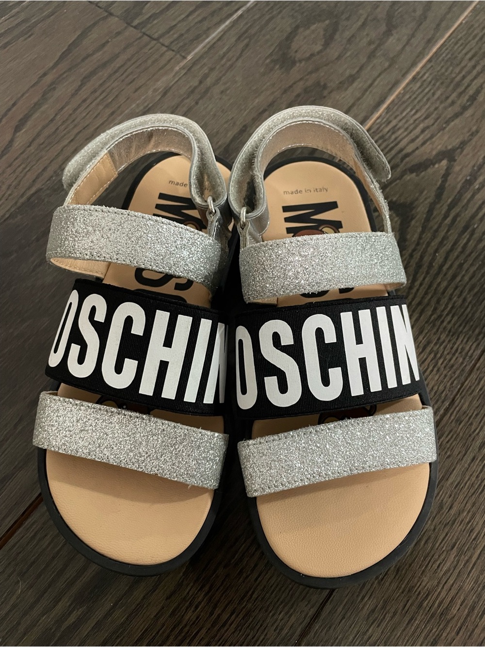 28EUR Moschino Kids Silver Glitter Logo Sneaker Sandal